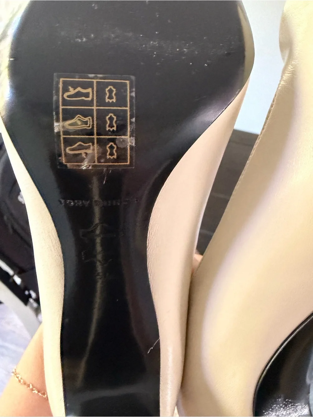Tory Burch sculpted peep toe Pumps NWOB